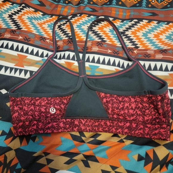🦋2/$25🦋 Lululemon Flow Y bra size 8 - Picture 4 of 5